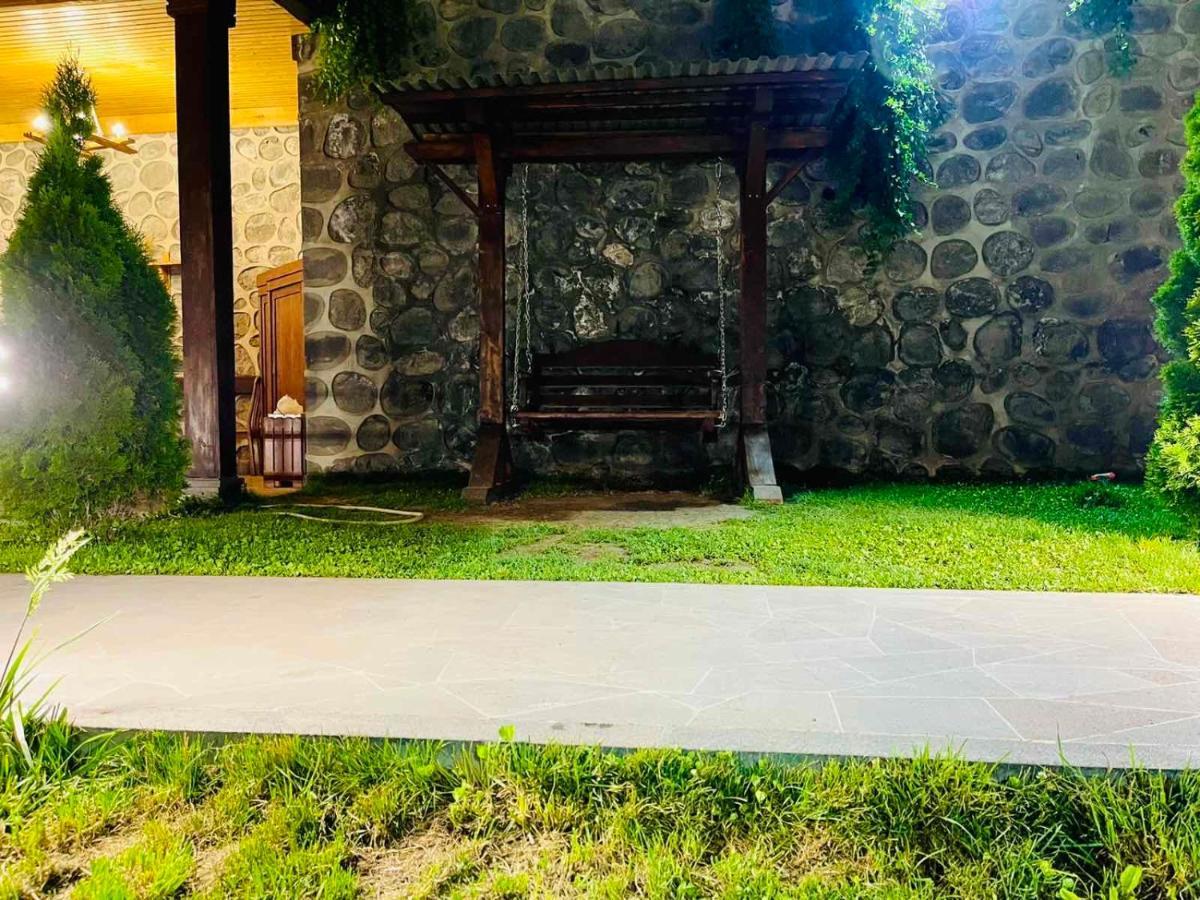 Отель Лара Горис Экстерьер фото